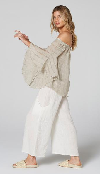 Woman Wearing Estilo Emporio Mexicana Top - Tops LUXAMORE